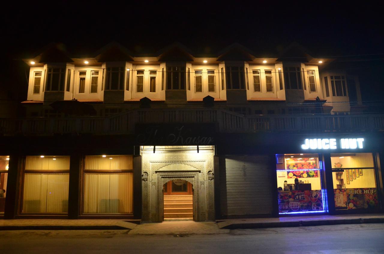 Hotel Kaisar à Srīnagar Extérieur photo