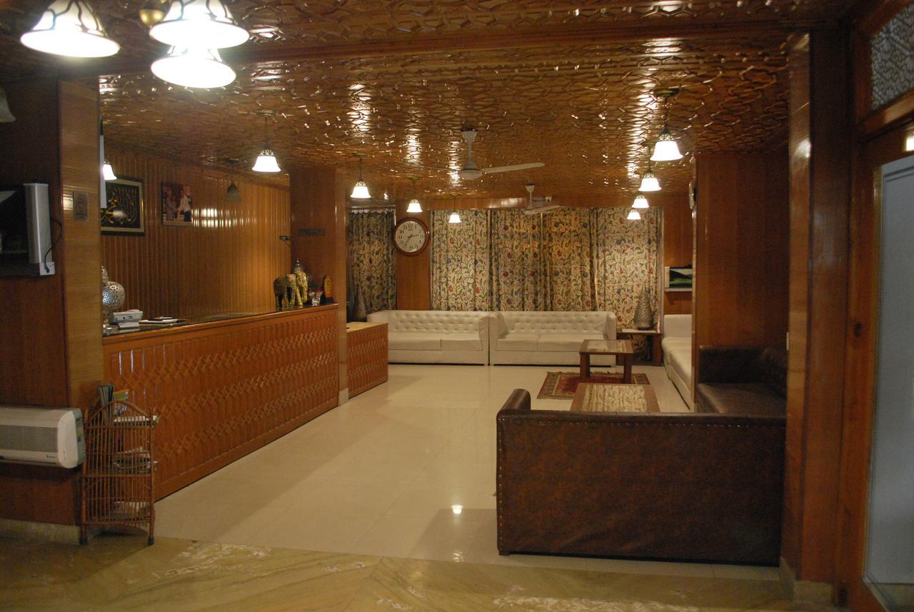 Hotel Kaisar à Srīnagar Extérieur photo